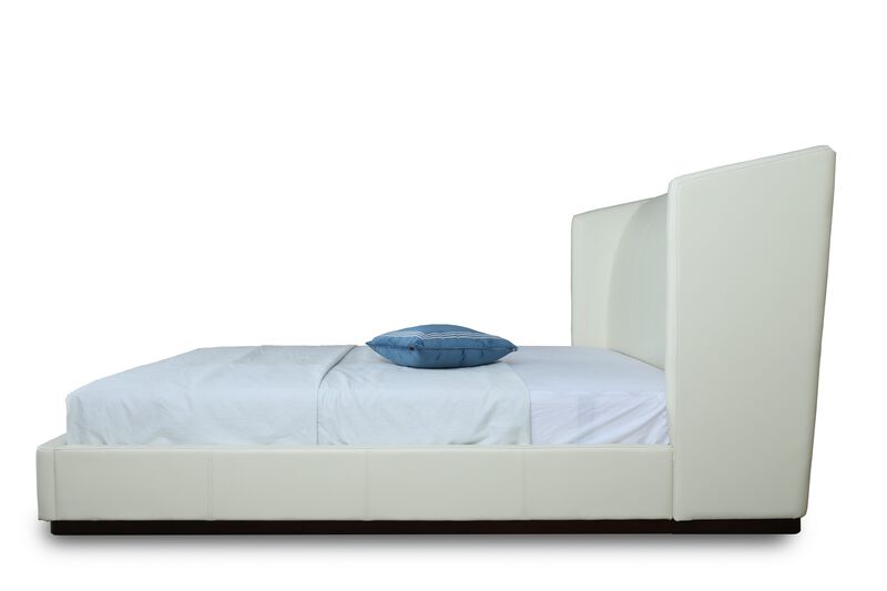 Lenyx Cream Queen Bed