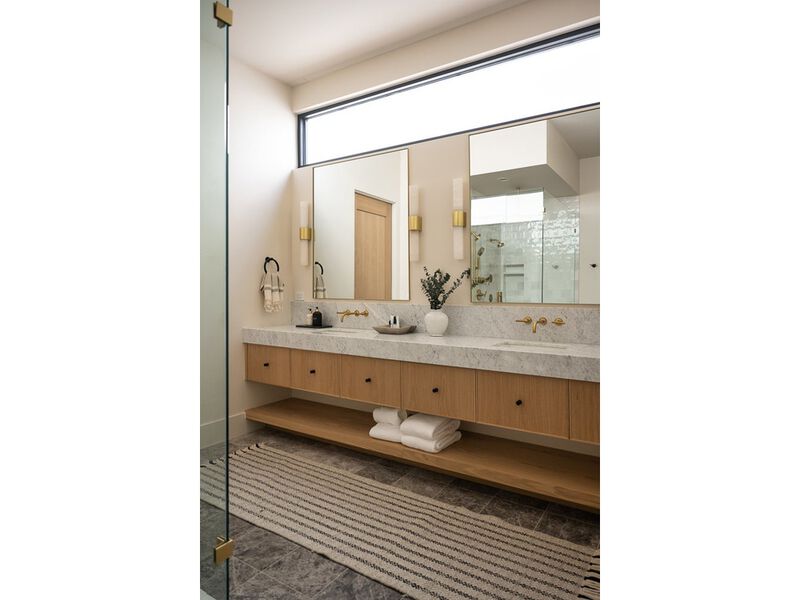 Ellington Bath And Vanity Light image number 3