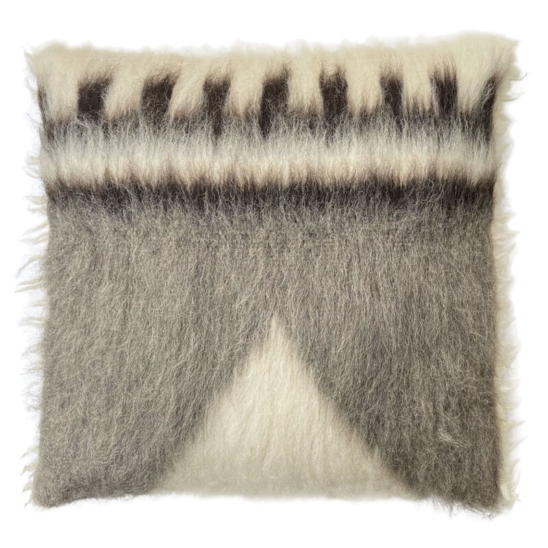 Floor cushion 100%wool triangle image number 0