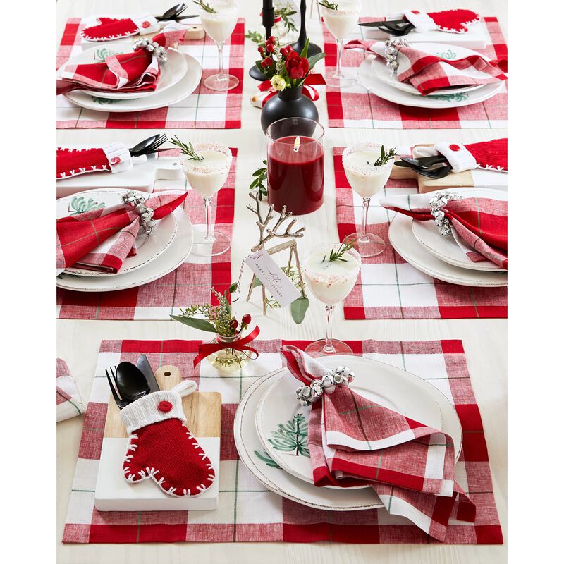 Solino Home Very Merry Plaid 100% Linen Placemats &ndash; Set of 4, 14 x 20 in, Machine Washable, Holiday and Everyday Dining