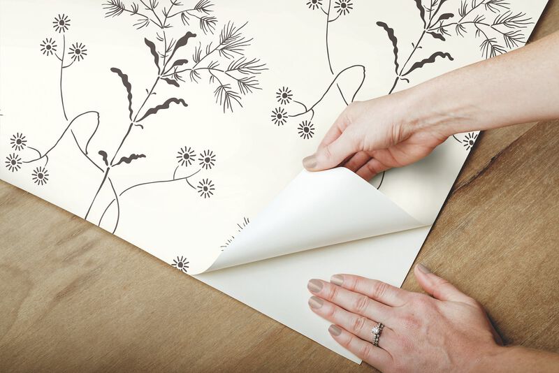 Magnolia Home Wildflower Black & White Peel & Stick Wallpaper (Double Roll) image number 4