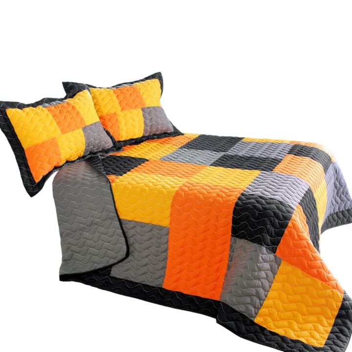 Full Queen Mild Winter 3 Piece Patchwork Quilt Set with Vermicelli Quilting