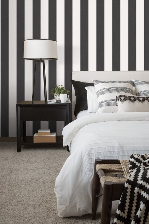 Smart Stripes 3 Surface Stripe Black Wallpaper G67580