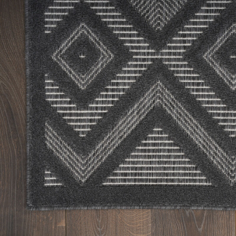 HomeRoots Geometric Indoor Outdoor Area Rug image number 4