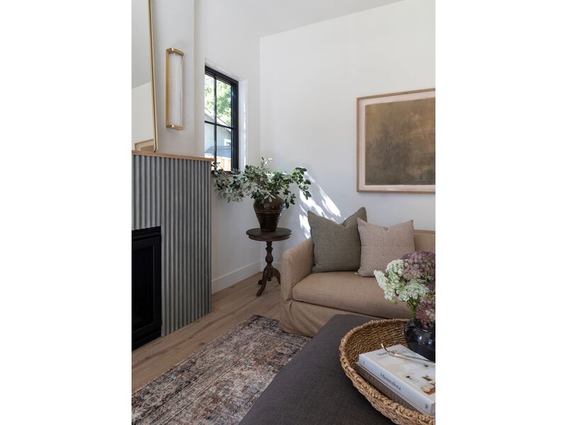 Newburgh Bath And Vanity Light image number 5