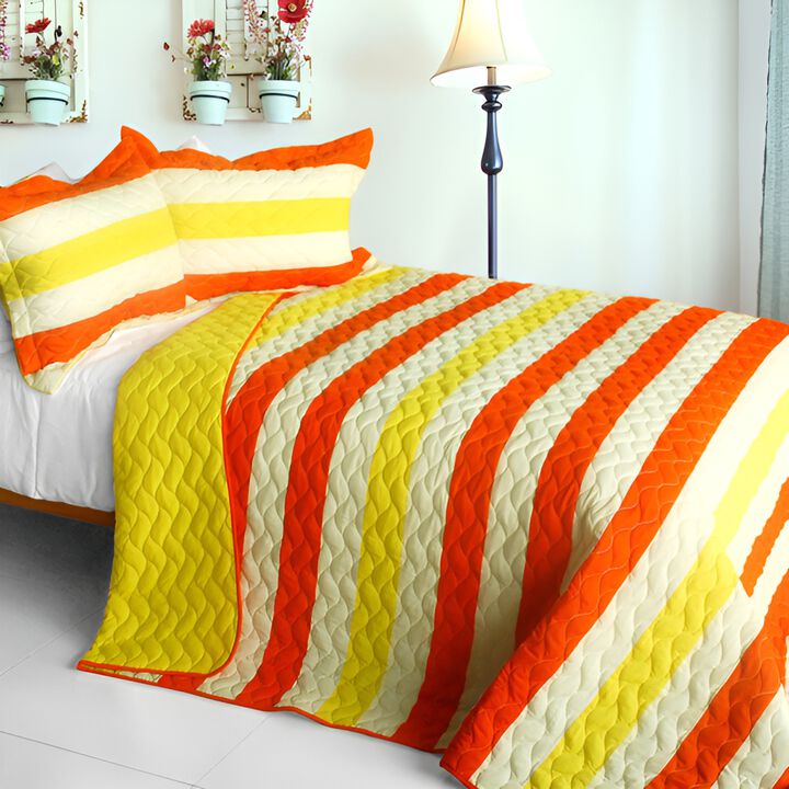 Queen Size 3-Piece Patchwork Quilt Set with Matching Pillow Shams