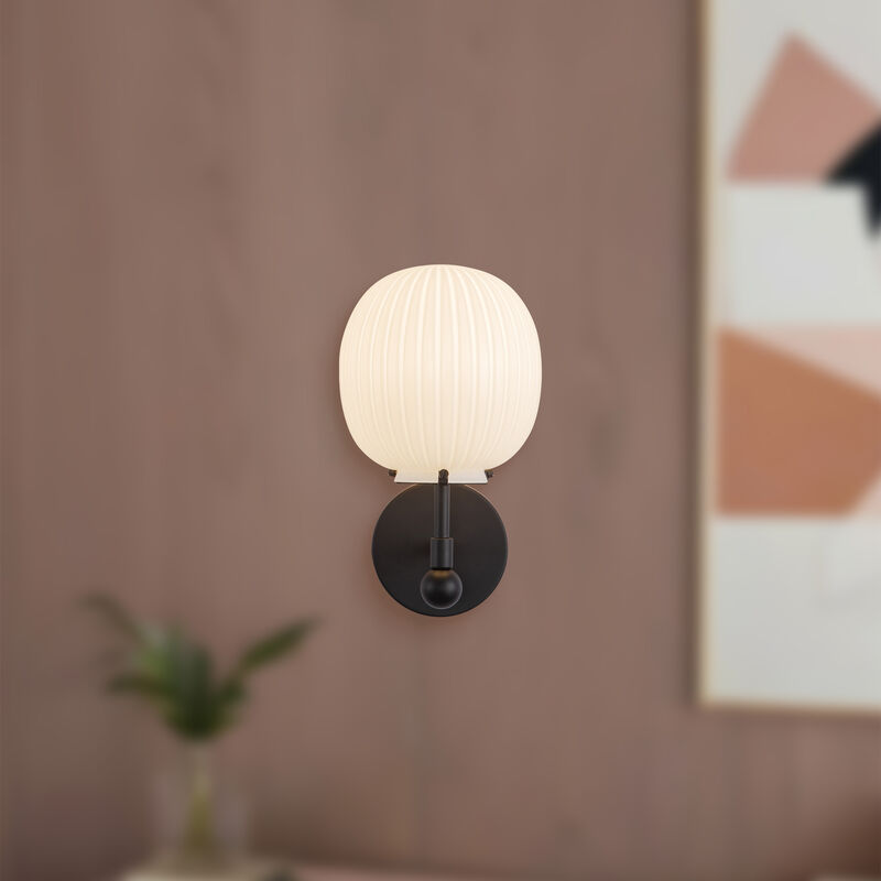 Cherise 7-in Socket Damp-Rated Wall/Vanity Light image number 1