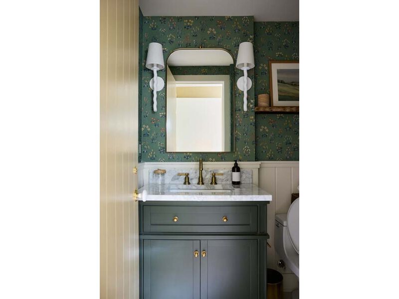 Alvaro Wall Sconce image number 2