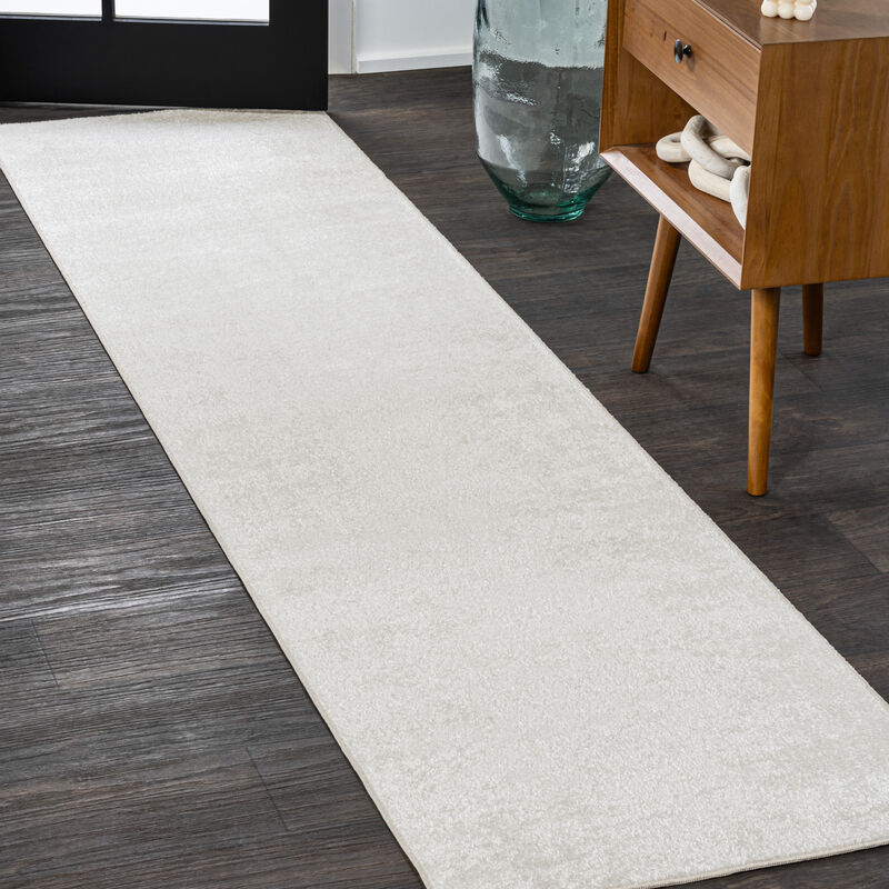 Twyla Classic Solid Low-Pile Machine-Washable Area Rug