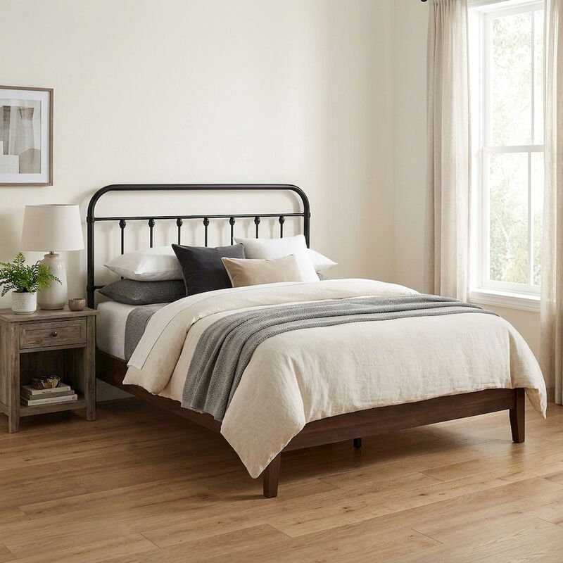 Metal Queen Headboard inwith Sturdy Frame and Elegant Design image number 4