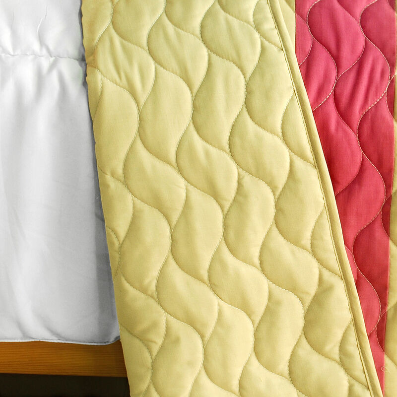 Vermicelli Quilted 3PC Patchwork Quilt Set Reversible Horizontal Stripes image number 3