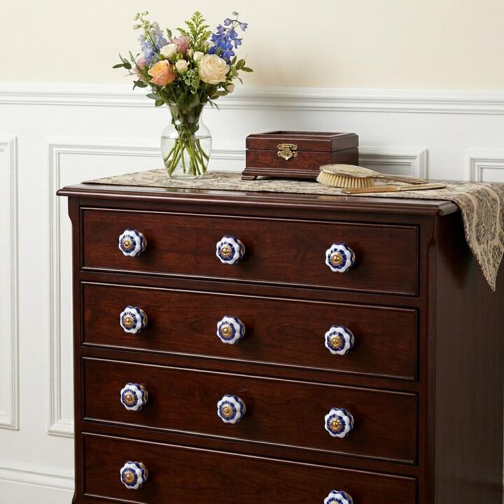 HomeRoots 1.5" X 1.5" X 1.5" White Blue And Gold  Knobs 12 Pack