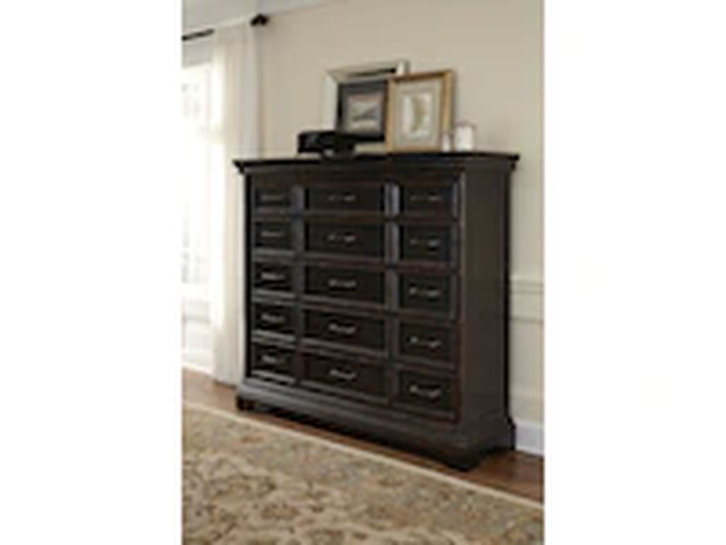 Caldwell Master Chest