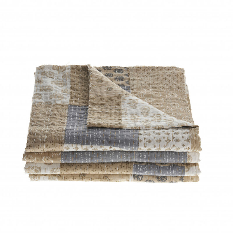 Cozy Cotton Geometric Throw for Stylish Home Decor and Year-Round Comfort