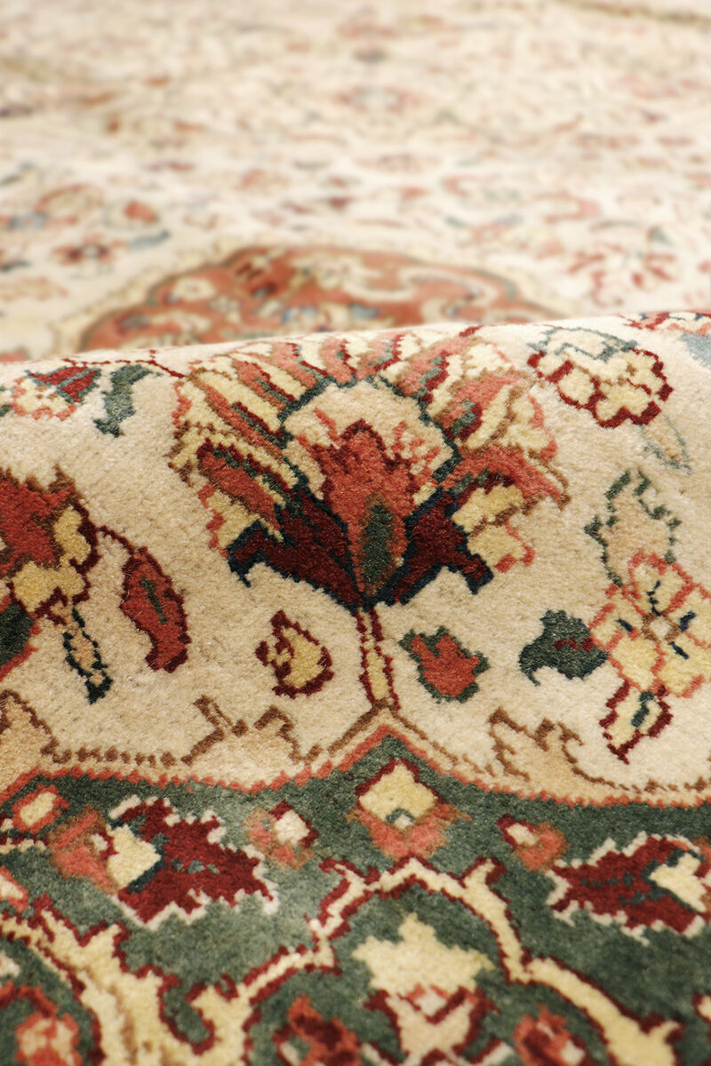 Pasargad Home Agra Hand-Knotted Lamb's Wool Area Rug image number 3