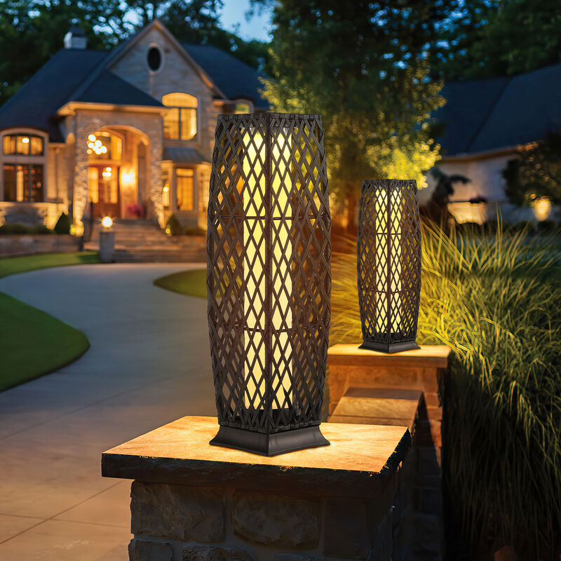 2 Pieces Solar-Powered Diamond Wicker Floor Lamps with Auto LED Light