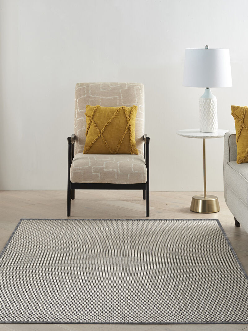 Courtyard COU01 Ivory/Charcoal 4' x 6' Rug