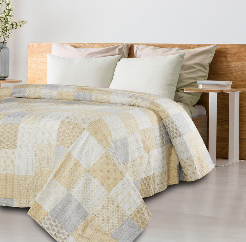 Cozy Cotton Geometric Throw for Stylish Home Decor and Year-Round Comfort