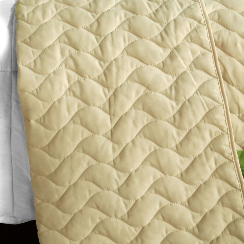 Vermicelli Quilted Patchwork Bedding Set Queen Size Moments Decorative Design image number 3