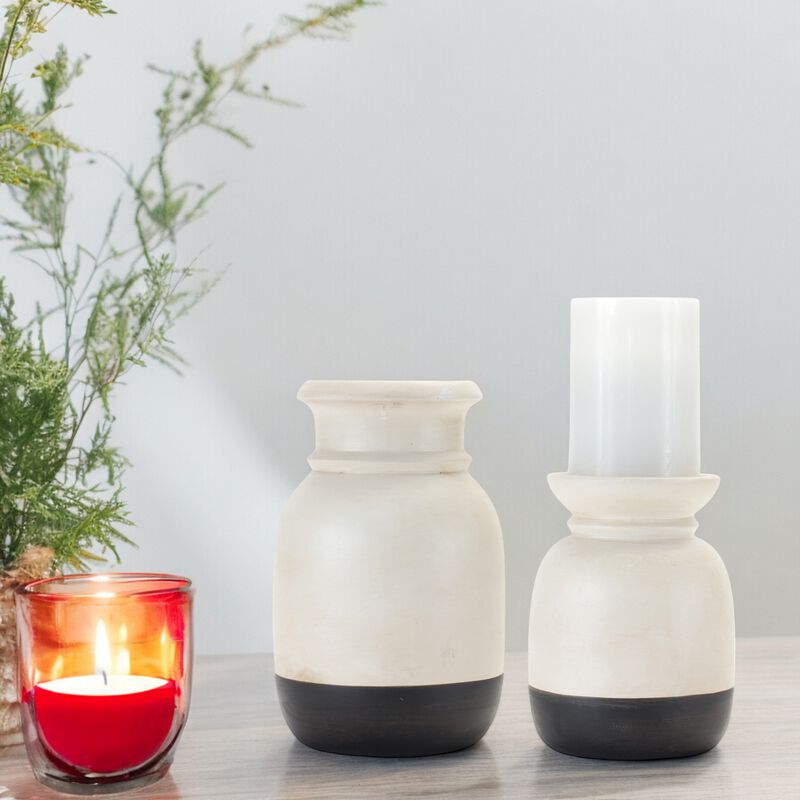 Set of 2 Candle Holders for Elegant Home D&eacute;cor and Ambient Lighting