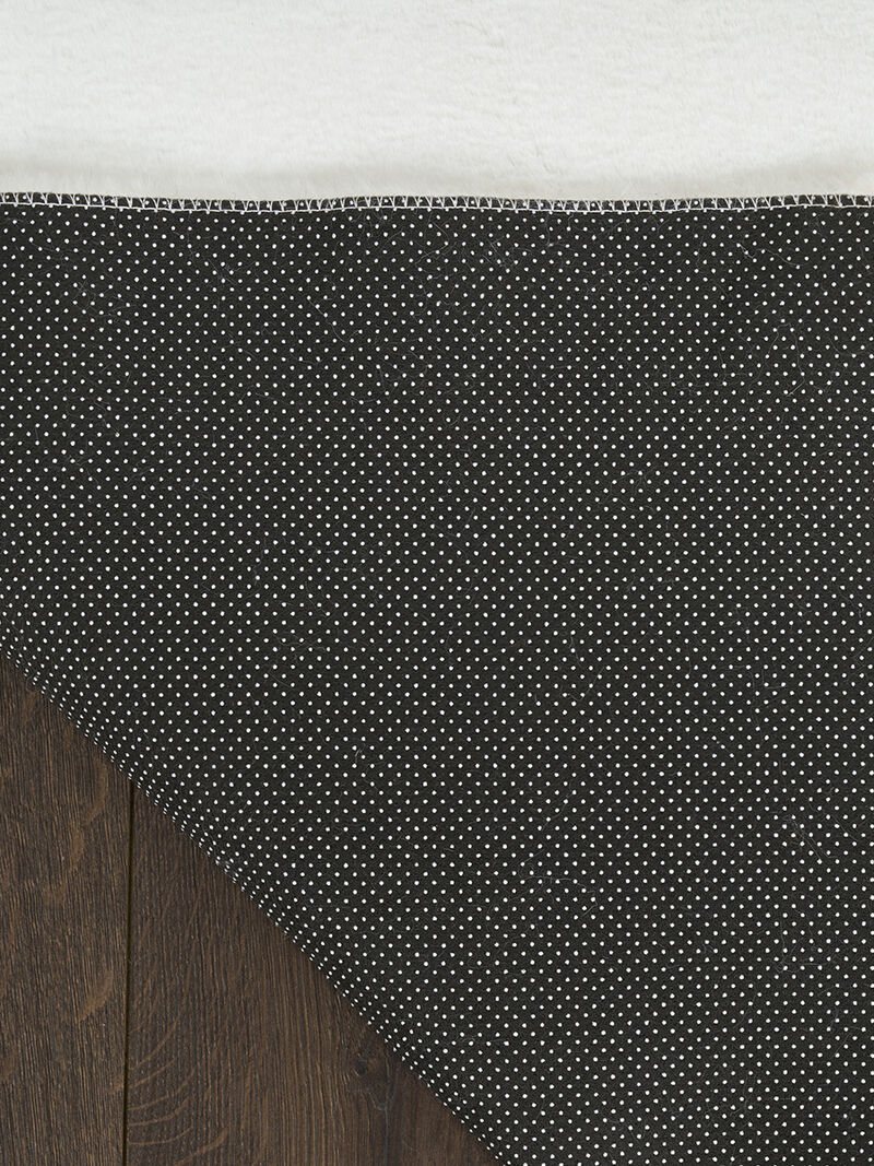 Soft Plush Rabbit Fur SFF01 White 4' x 6' Rug