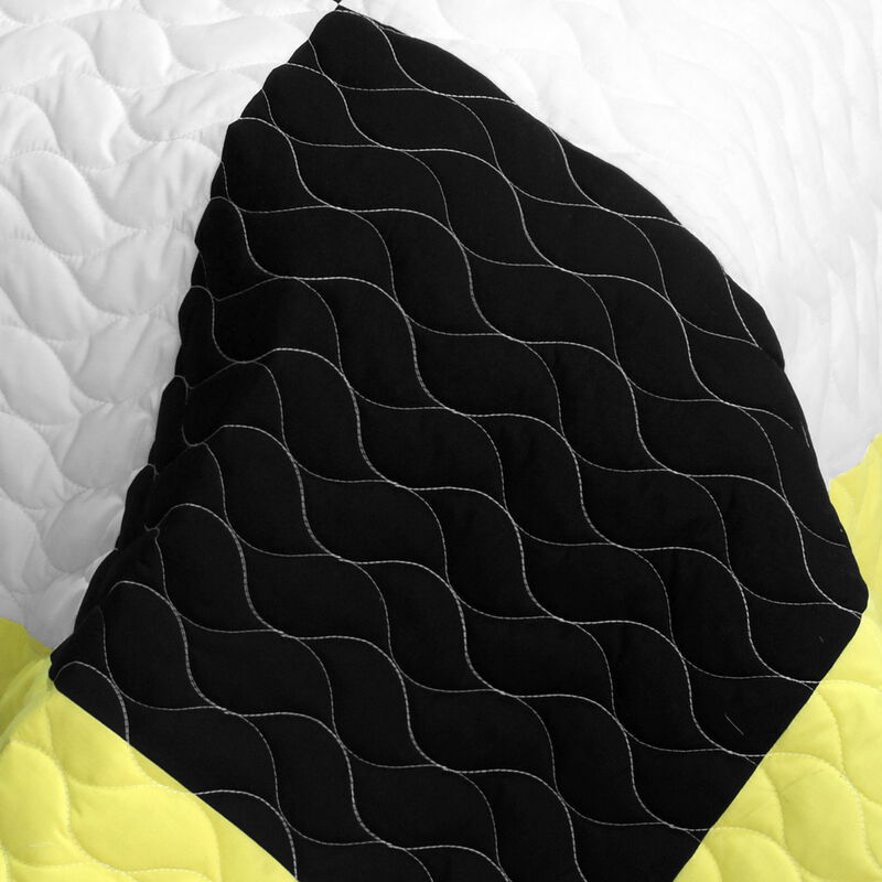 3-Piece Vermicelli Quilted Patchwork Quilt Set with Matching Shams image number 4