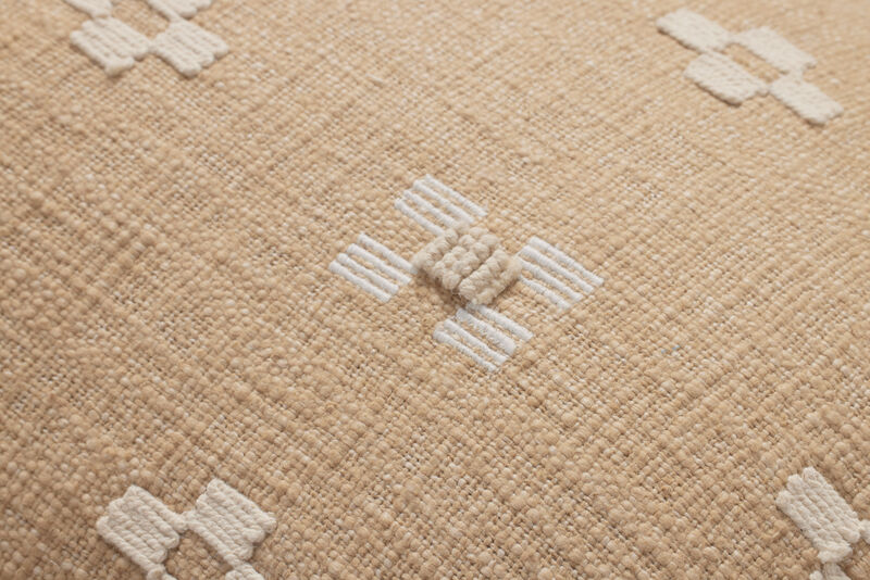 II PLL0122 Natural 13''x21'' Poly Pillow