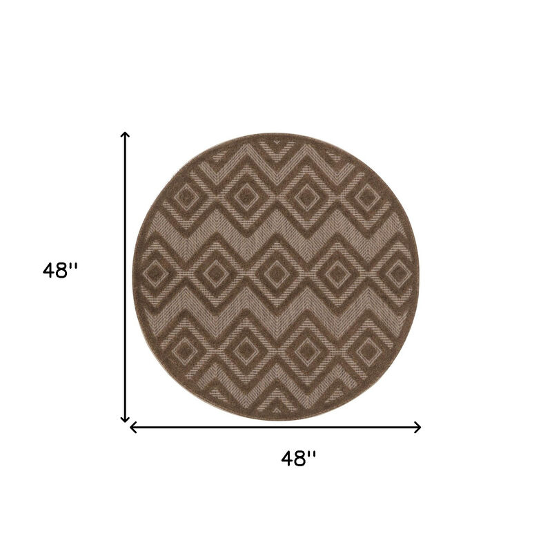 HomeRoots Round Geometric Indoor Outdoor Area Rug image number 3