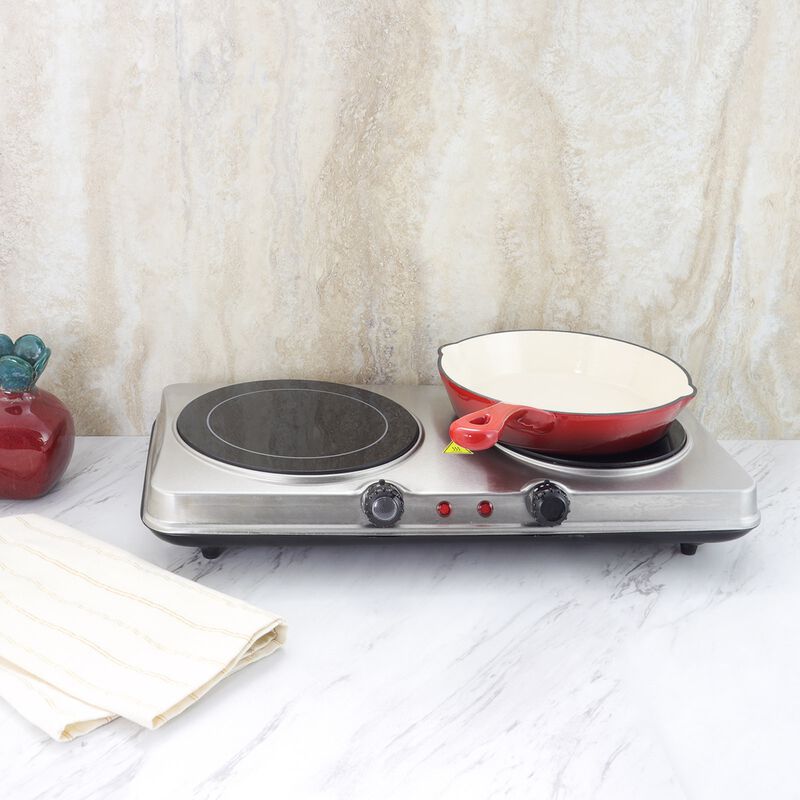 Crock Pot Artisan 8 in. Round Enameled Cast Iron Skillet in Scarlet Red