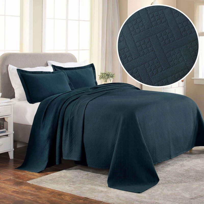 Lightweight Cotton Matelasse Bedspread Set with Matching Shams image number 2