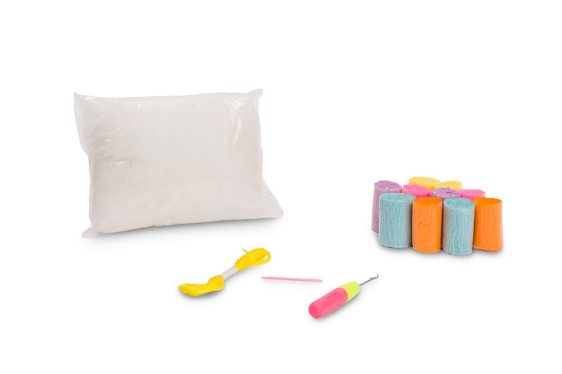 Daisy Latch Hook Pillow Set