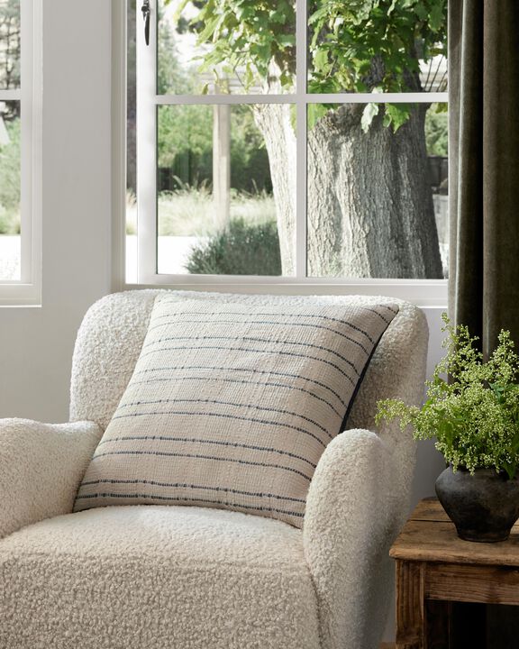 Belmont PAL0006 Cream/Blue 22"x22" Polyester Pillow by Amber Lewis x Loloi