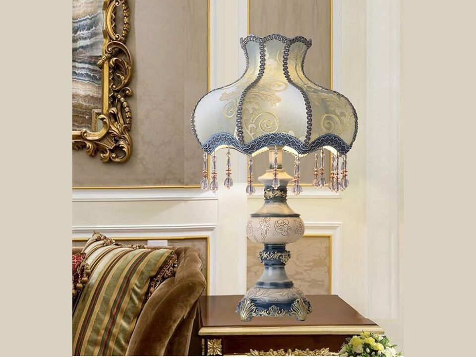 Tiffany Style White Bent Stained Glass Table Lamp for Bedroom or Living Room