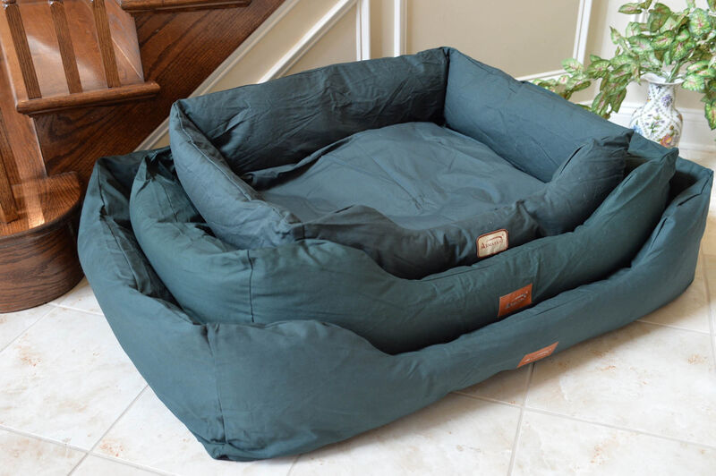 Aeromark Int'l Inc.Armarkat Pet Bed 41-Inch by 30-Inch D01FML-Large, Laurel Green