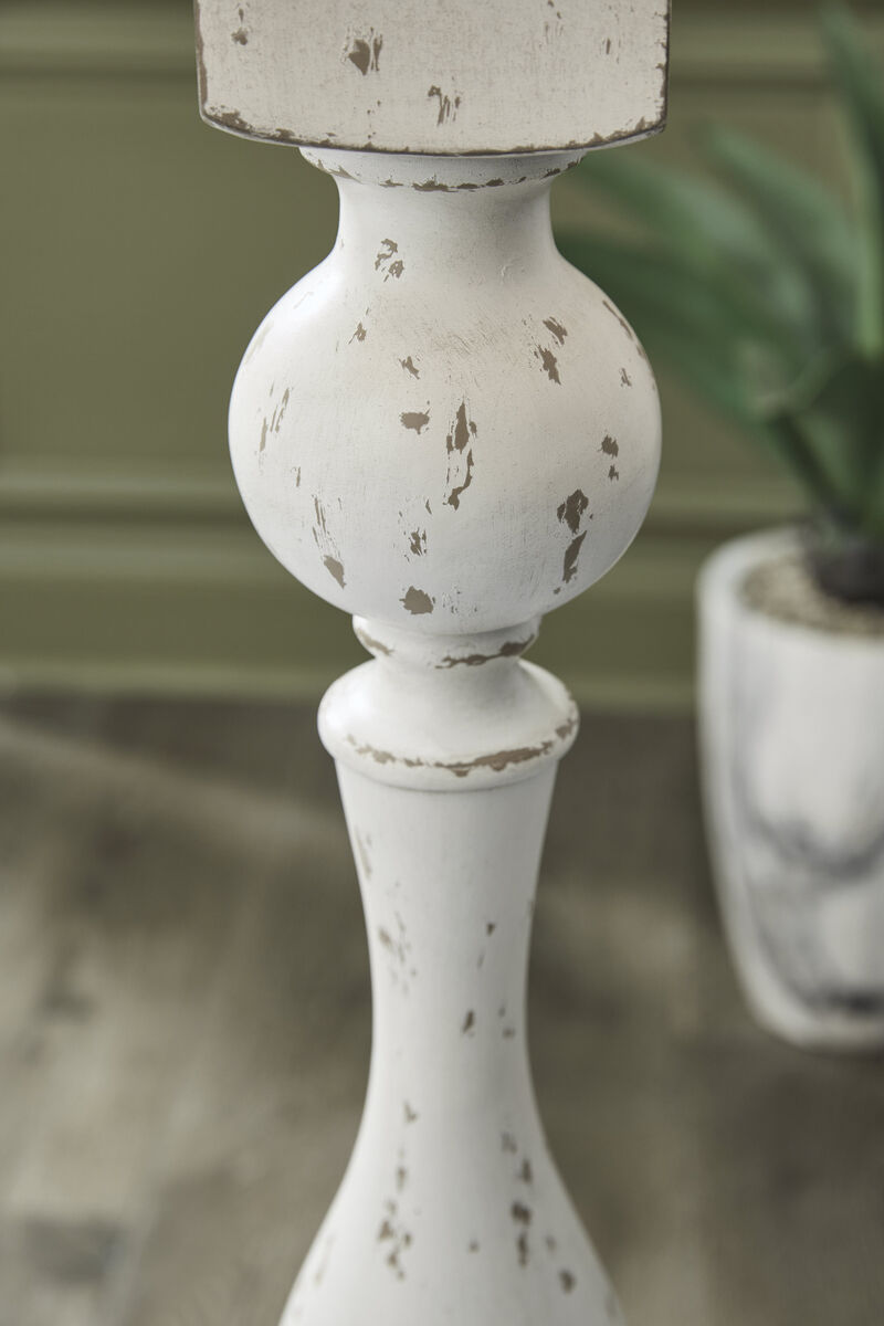 Madsbrook Floor Lamp image number 2