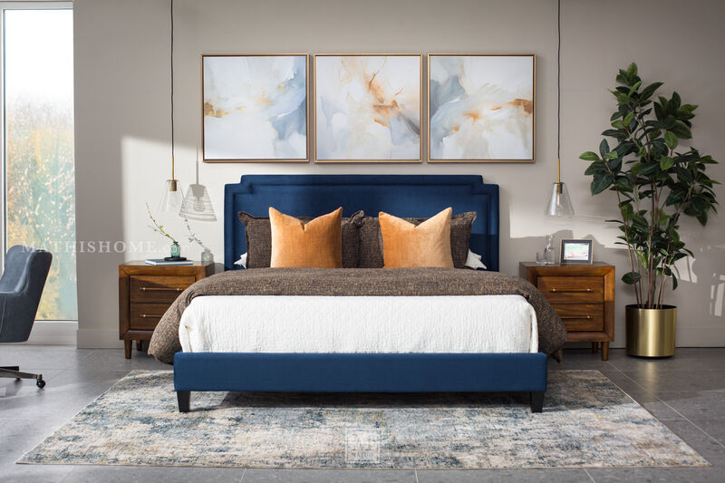Hollis Queen Upholstered Bed