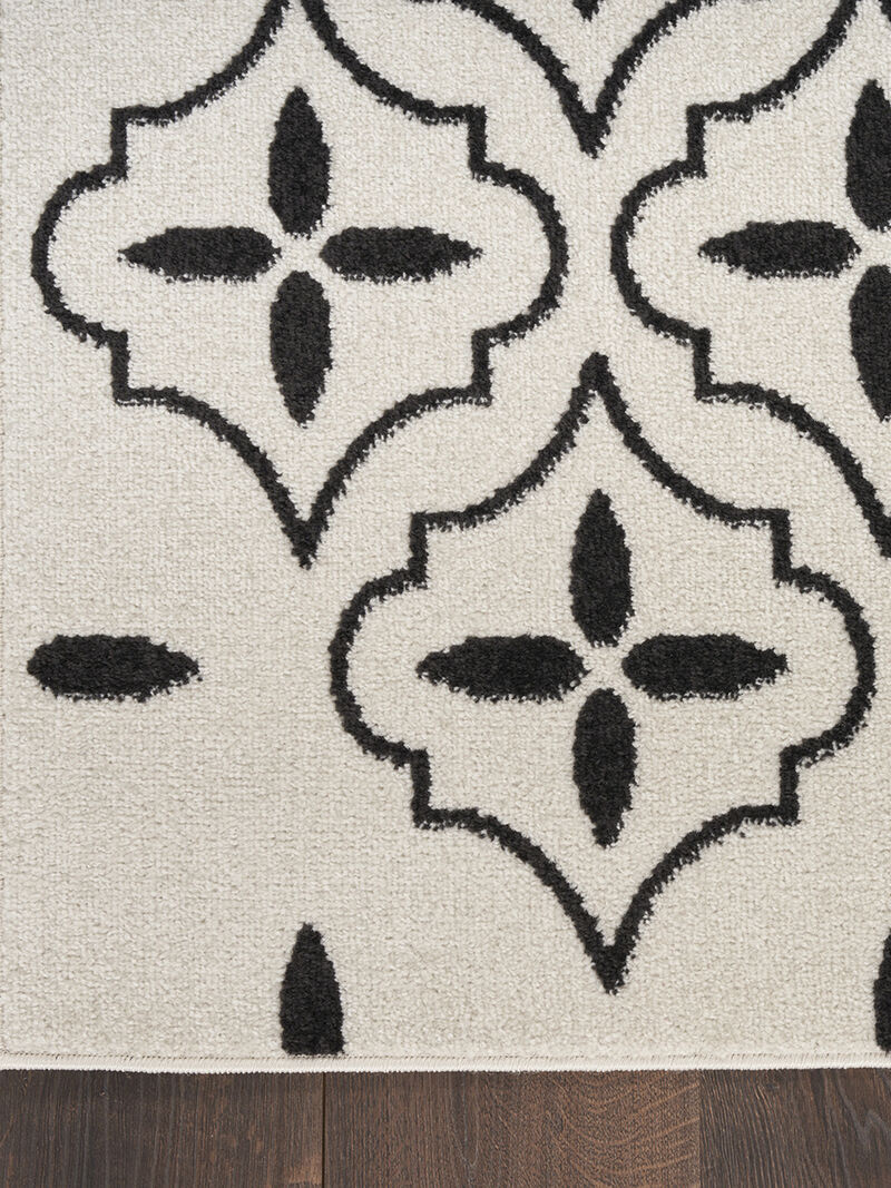 Nourison Essentials NRE04 Ivory/Black 6' x 9' Rug