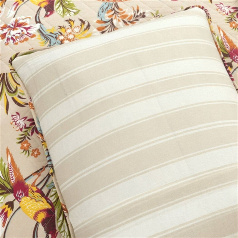 3-Piece Polyester Quilt Set with Peacocks Design for Soft Comfortable Bedding