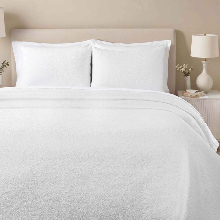 Medium Weight Floral Bedding Set for All Season Comfort