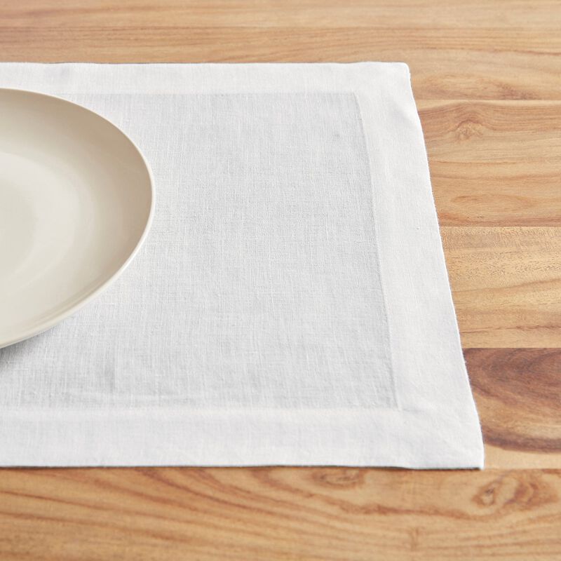 Solino Home Sonoma 100% Linen Placemats &ndash; Set of 6, 14 x 19 in, Machine Washable, Holiday and Everyday Dining