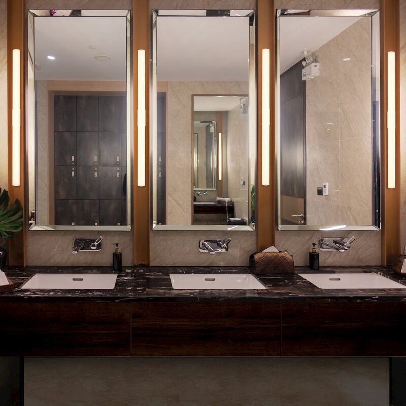 VONN Lighting Integrated AC LED ADA Compliant Bathroom Wall Lighting Fixture in White