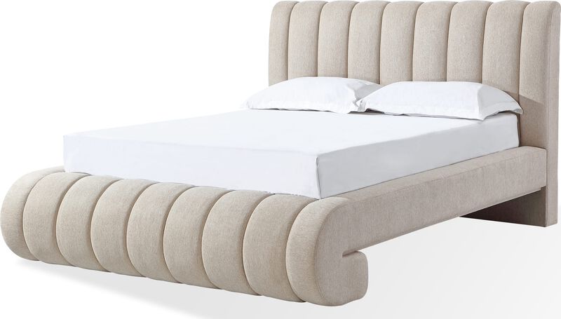 Savage King-size Maximalist Upholstered Bed in Sandy Chenille