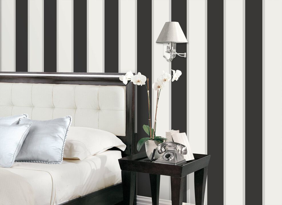 Smart Stripes 3 Formal Stripe Black and White Wallpaper G67543