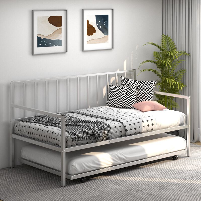 Versatile Daybed with Roll-Out Trundle and Sturdy Metal Slat Support for Comfort