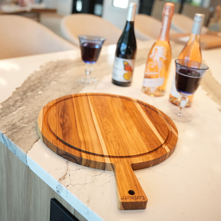 EcoDecors 18" x 14" Round FSC Teak Cutting Board with Handle & Juice Groove