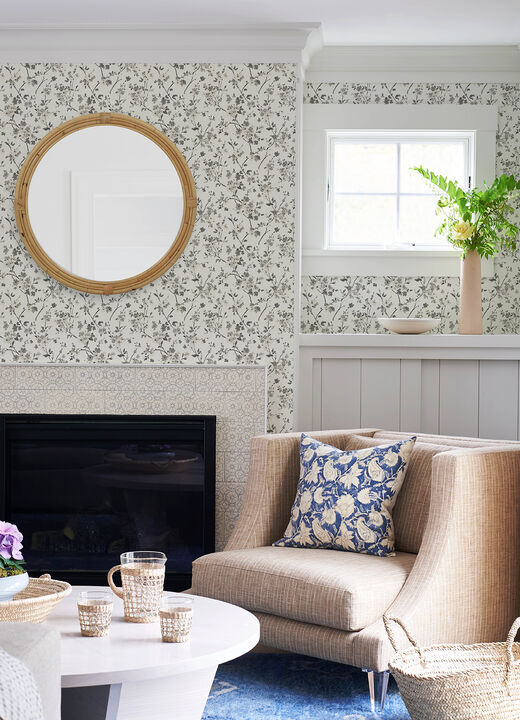 Glinda Black Floral Trail Wallpaper