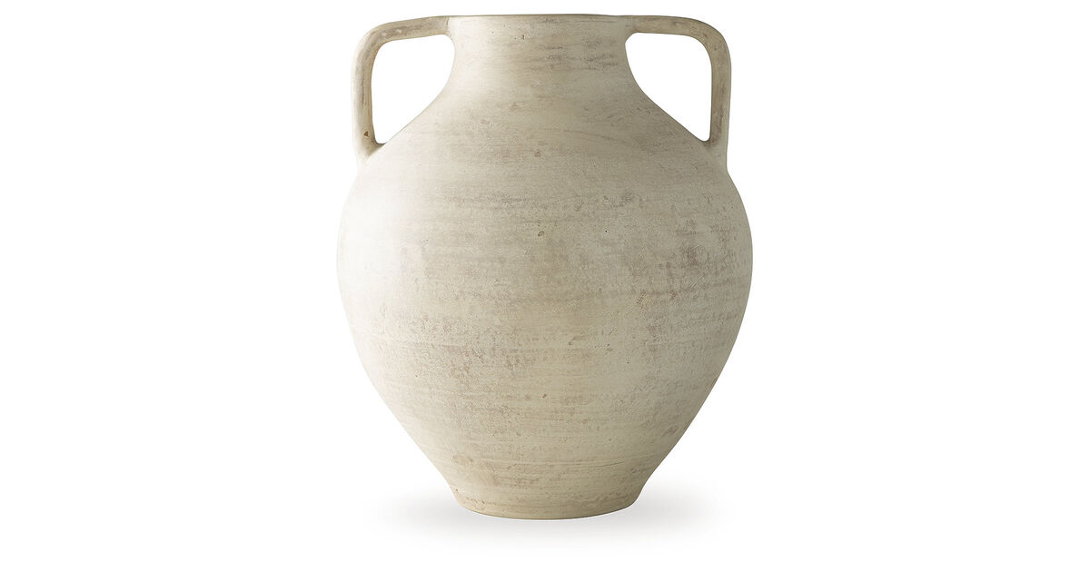 Justy Vase