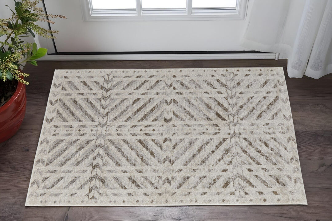 HomeRoots Geometric Power Loom Area Rug
