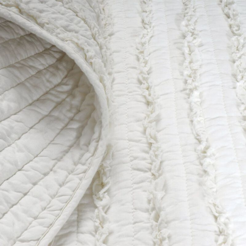 QuikFurn King size 3-Piece Quilt Set with 2 Pillow Shams 100% Cotton White Ruffles