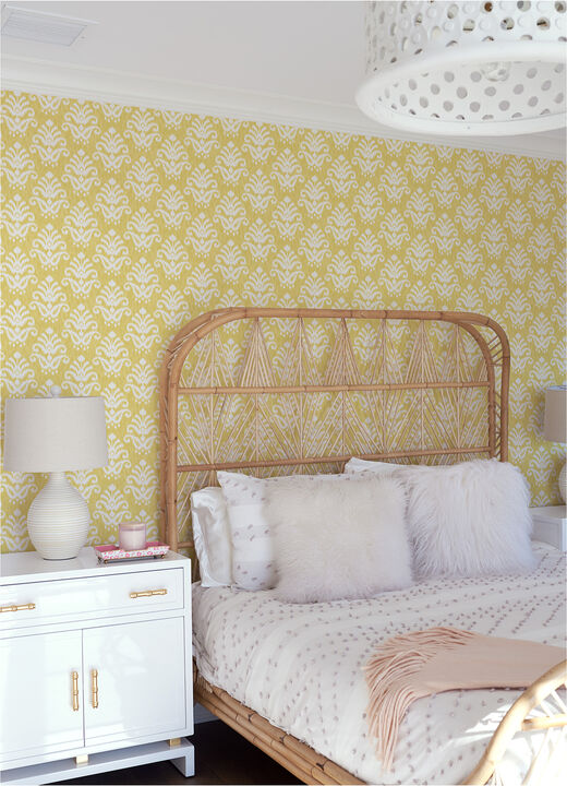 Keaton Yellow Medallion Wallpaper